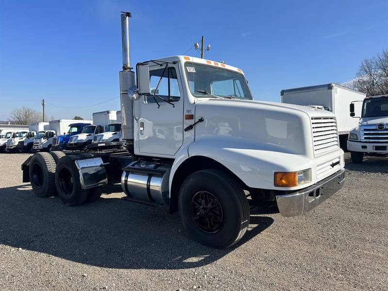 1990-international-8200.1