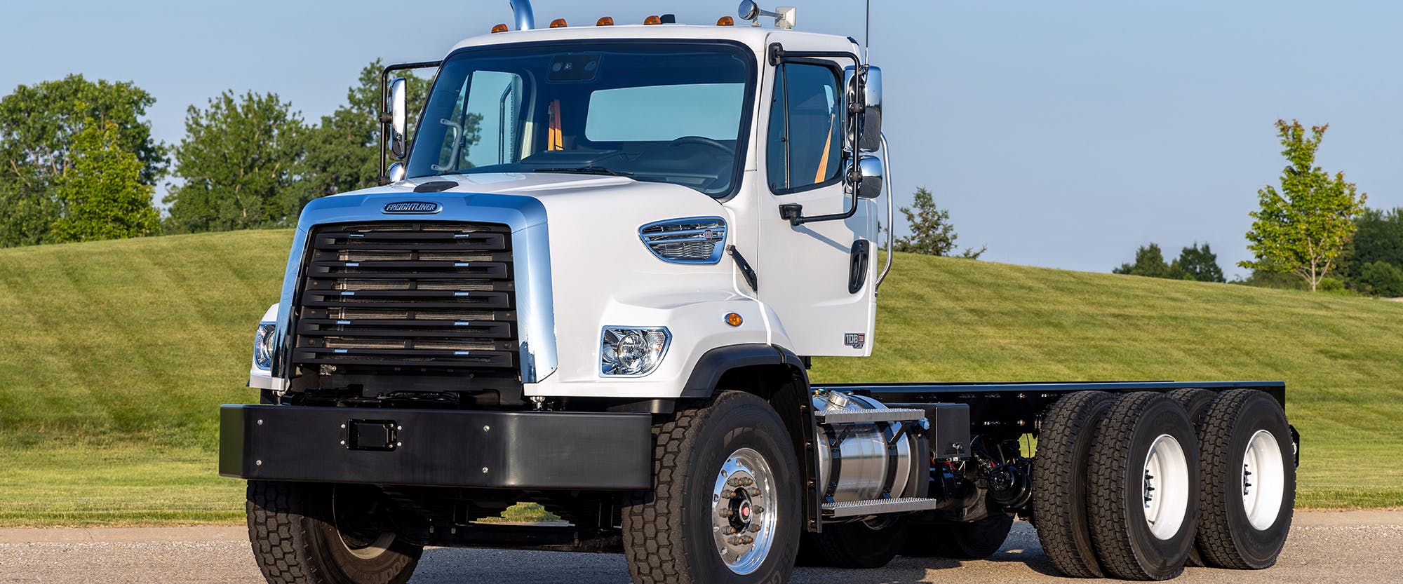 2011 - 2023 Freightliner 108SD