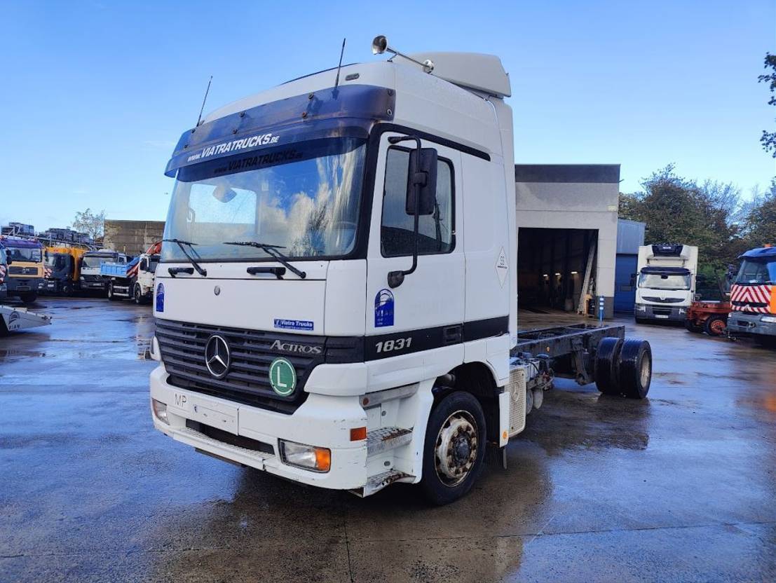 rigid-chassis-actros-1831-mercedes-benz